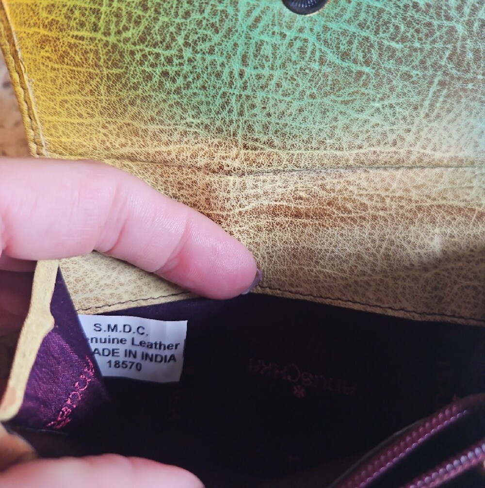 Colorful Floral Leather Crossbody Wallet - Picture 4 of 14